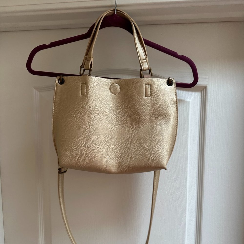 GH Bass Purse with Shoulder Strap and Pouch